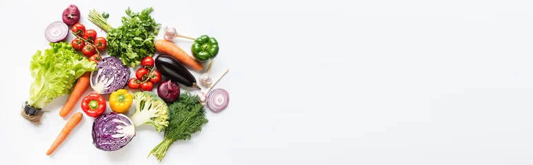 Photo sur Plexiglas Légumes frais top view of colorful assorted fresh vegetables on white background, panoramic shot