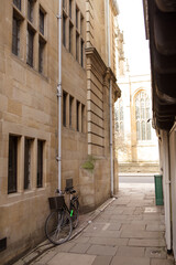 Fototapeta na wymiar architecture and buildings around the university town of oxfordshire in england