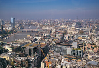 Obraz premium An aerial view of London, UK along the River Thames.