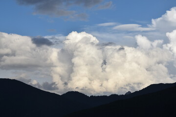 Riesige Gewitterwolken