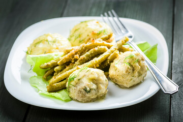 Meatballs in dill sauce