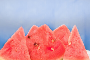 日本の夏の果物切り分けた赤いスイカ