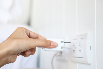 hand unplug plug electric from using too long 