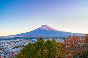 Obraz premium Twilight at Mount Fuji, Yamanashi, Japan.