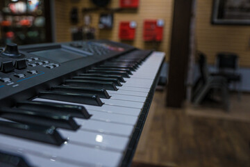 piano in the store