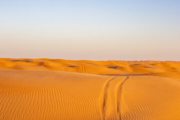 Fototapeta na wymiar Oman A'Sharqiyah desert in sunset