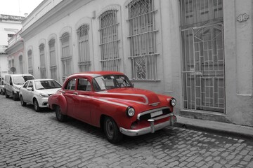 Fototapeta na wymiar Voiture ancienne La Havane