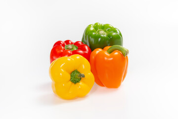 Poivrons vert, jaune, orange, rouge