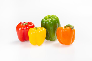 Poivrons vert, jaune, orange, rouge