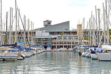 Veleros amarrados en Barcelona Espa&ntilde;a
