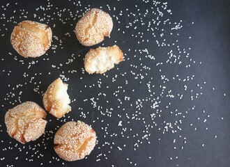 Fried bread with sesame seeds