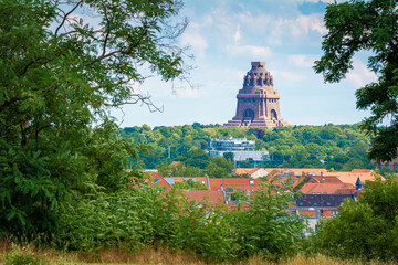 Völkerschlachtdenkmal in Leipzig im Sommer