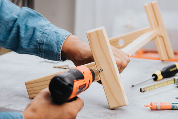 Cordless screwdriver drill