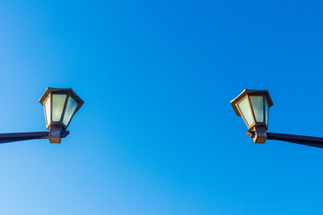 街灯と青い空