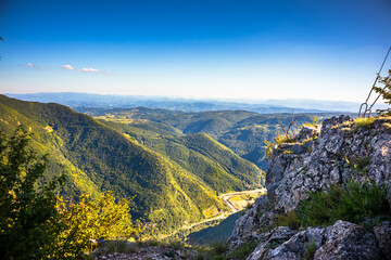 Obraz premium Ovcar-Kablar gorge and West Morava river in Serbia, view from top of Kablar mountain