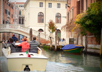 Fototapeta na wymiar Canals of Venice. Italy. Beautiful sights of Venice.
