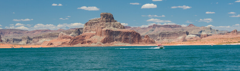 Fototapeta na wymiar Boating at Lake Powell, Utah, USA