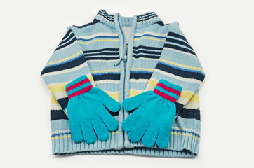 Knitted sweater and gloves for children