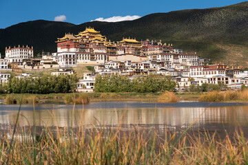 Fototapeta na wymiar Songzanlin Monastery, landmark of Shangri-la