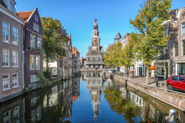 Gracht mit Kirche in Alkmaar