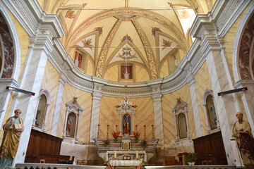 Fototapeta na wymiar Choeur de l'église Sant Maria de Lumio, Corse