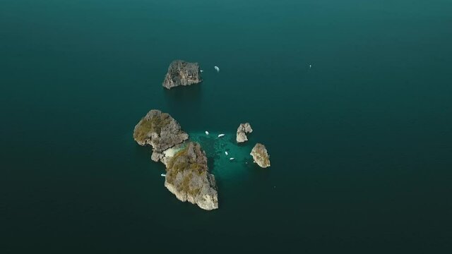 Islands in the middle of the ocean in Thailandia