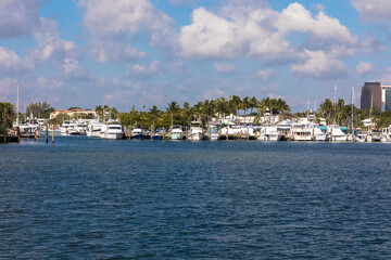 Fototapeta na wymiar Intracoastal Waterway, Fort Lauderdale, Florida, USA