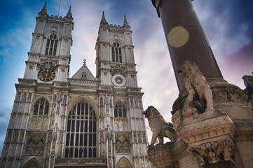 Fototapeta premium Sunset over Westminster Abbey in London, England in the United Kingdom.