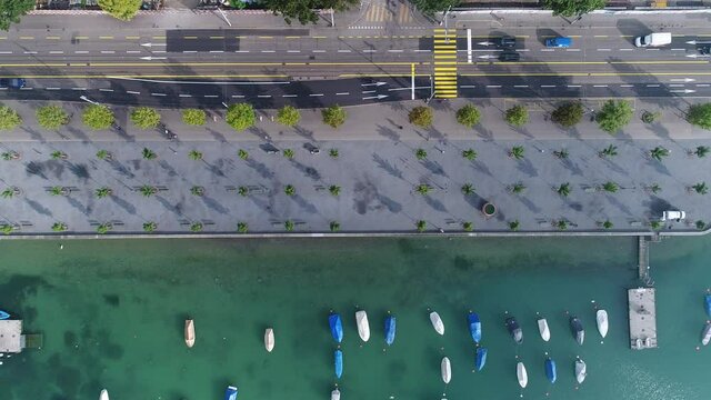 vue a&eacute;rienne des quais &agrave; Zurich - Suisse