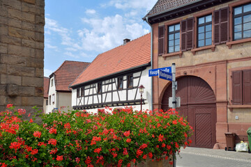Fototapeta na wymiar im historischen ortskern von göllheim