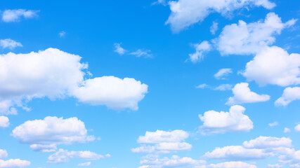 Blue sky with white heap clouds