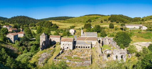 France, Ardèche : Le village de Mazan-l'Abbaye.