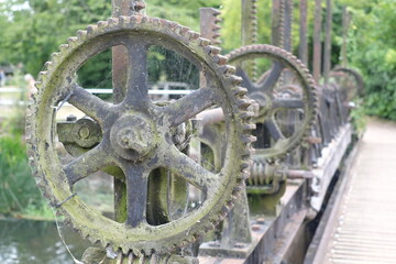 Wheel Cogs sluice gate 