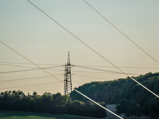 Strommasten einer &Uuml;berlandleitung