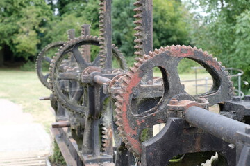 old rusty wheel cogs