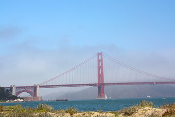 Fototapeta premium Famous red Golden Gate Bridge, San Francisco, Californie, États-Unis, USA
