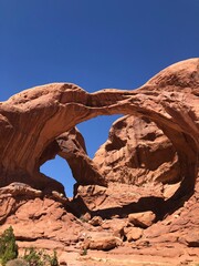 Fototapeta na wymiar Red rock arch 