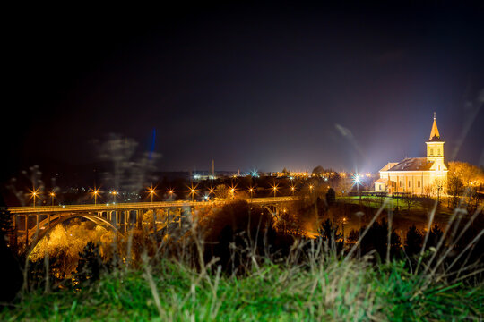 The viaduct and  Saint Ladislaus Church at night 