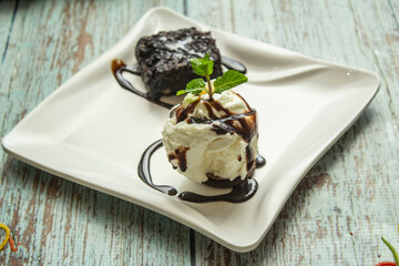 Brownie with ice cream