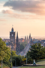 Naklejka premium The sunset view of Edinburgh, the capital city in Scotland.