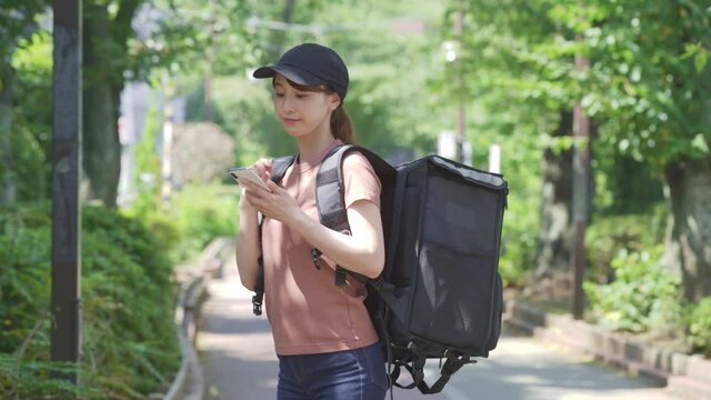 フードデリバリーサービス・女性