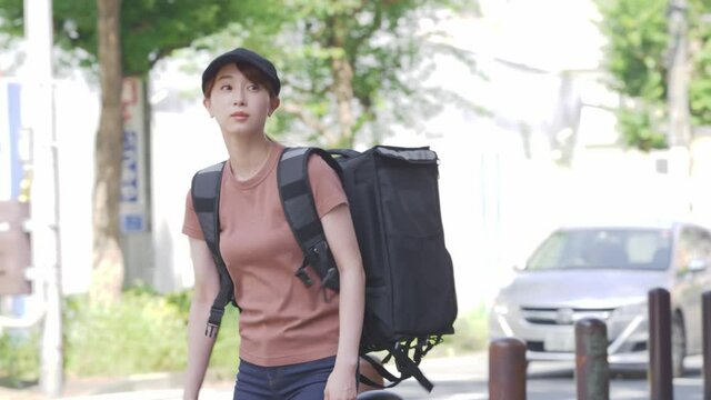 フードデリバリーサービス・女性