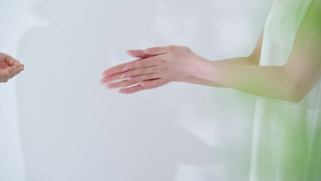 除菌スプレー・女性