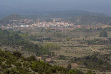 Fototapeta na wymiar Vista general del pueblo de Pina de Montalgrao, en la provincia de Castellón. Comunidad Valenciana. España. Europa