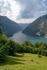 Klöntaler See in der Schweiz