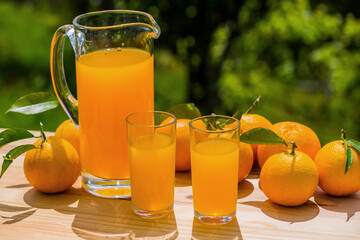 juice and oranges
