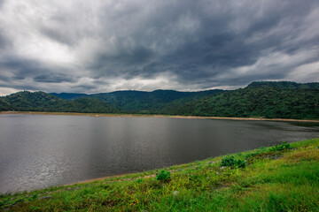 Obraz premium Natural background, high angle from the high mountains that can see the scenery around, the wind blows through the cool, blurred of traveling, the integrity of the moist forest.