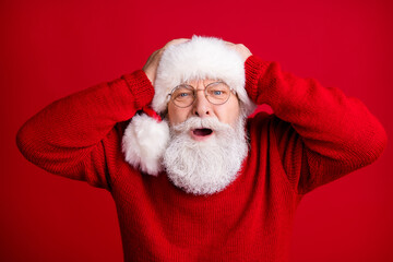 Oh no i forgot buy season shopping season sale gifts. Frustrated old man in santa claus hat shocked scream touch hands headwear wear bright pullover isolated shine color background