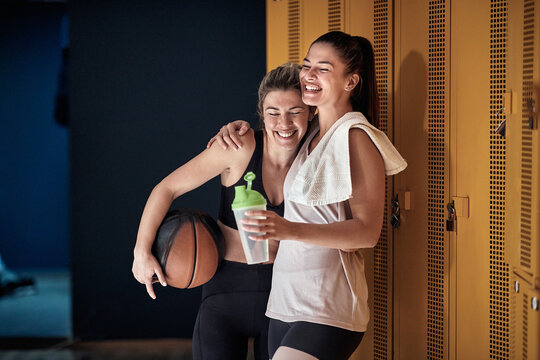 Female friends happy about training