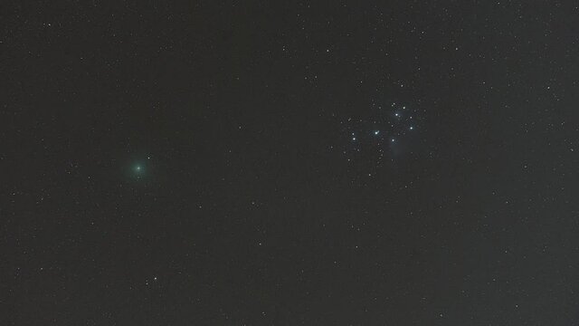 Timelapse cometa 46p / Wirtannen y Pl&eacute;yades